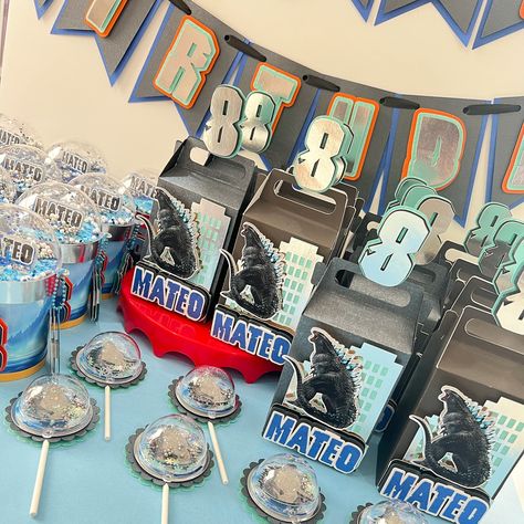 Some pictures, swipe to see details ✨🩵🖤 Godzilla Party 🖤🩵 #godzilla #godzillabirthday #godzillafavorbox #godzillapringles Godzilla Party Favors, Godzilla Birthday Party Decorations, Godzilla Party, Godzilla Birthday Party, Godzilla Birthday, Dinosaur Birthday Party, Birthday Themes, Dinosaur Birthday, Party Plates