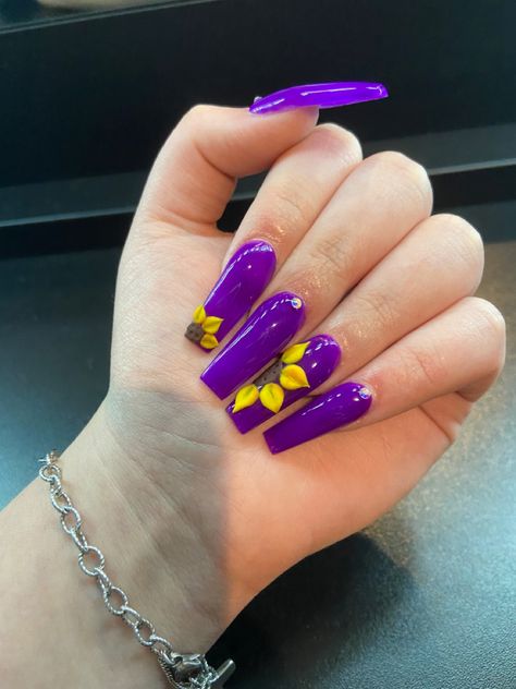 Dark Purple And Yellow Nails, Purple Nails With Sunflower, Purple And Yellow Nails Acrylic, Purple Sunflower Nails, Purple And Yellow Nails Designs, Purple Pedicure Ideas, Purple Yellow Nails, Nails With Sunflowers, Sunflower Acrylic Nails