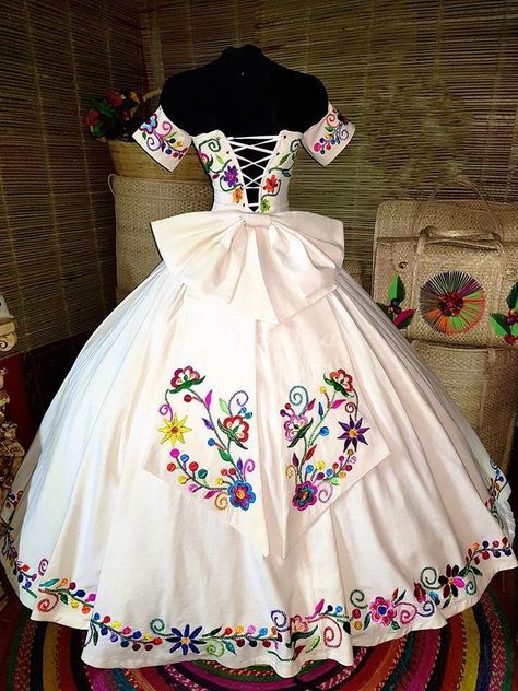 Mexican Theme Dresses, Ball Gown Sweet 16, Vestido Charro, Mexican Quinceanera, Mexican Quinceanera Dresses, Charro Quinceanera Dresses, Sweet 15 Dresses, Quince Dresses Mexican, Quinceñera Dresses