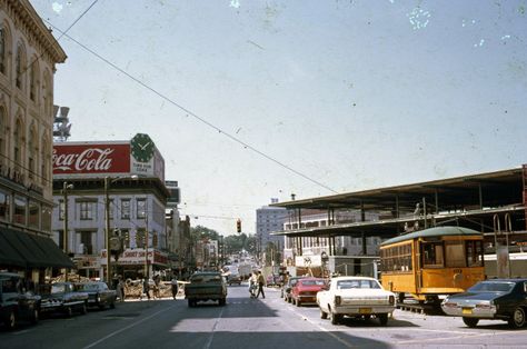 These 11 Photos Of Alabama In The 1970s Are Mesmerizing Birmingham Skyline, Fountain City, Alabama Travel, Flight Centre, Montgomery Alabama, Hot Dog Stand, Wonder Years, Alabama State, Sweet Home Alabama