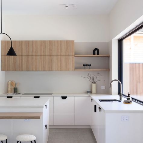 White and bright kitchens don't have to be boring. The addition of unique elements like a double curved island and timber accents brings character and warmth to the space. The unique feature of this space is the beautiful curved island, which seamlessly integrates a second timber curved bench. A perfect blend of style and functionality. Builder: @zjbuilding Design: @tkdesign_interior_design Styling: @byjamie.leehicks 📸 @palms.brandphotography . . . . #adelaidehomes #adelaiderenovations ... Curved Island, Timber Shelves, Curved Bench, Laminate Kitchen, Kitchen Range Hood, Bright Kitchens, Instagram White, Range Hood, White Cabinets