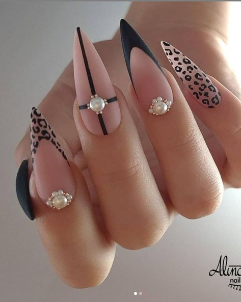 Stiletto Nail Art, Leopard Print Nails, Stiletto Nails Designs, Print Nails, Leopard Nails, Beautiful Nail Designs, Elegant Nails, Coffin Nails Designs, Fancy Nails