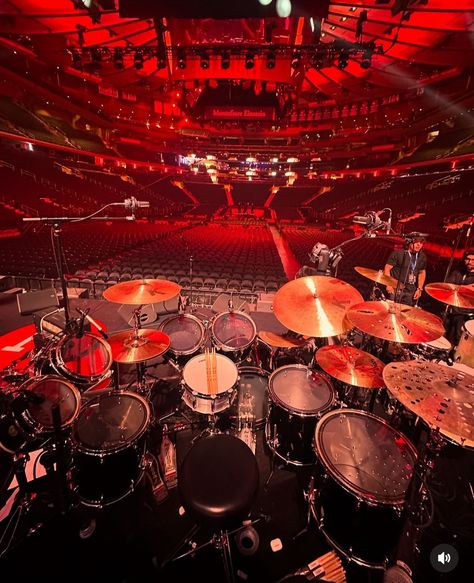 Heavy Metal Drum Set, Drum Set Aesthetic, Drummer Aesthetic, Drums Wallpaper, Drums Studio, Drum Sets, Drum Music, Metal Drum, How To Play Drums