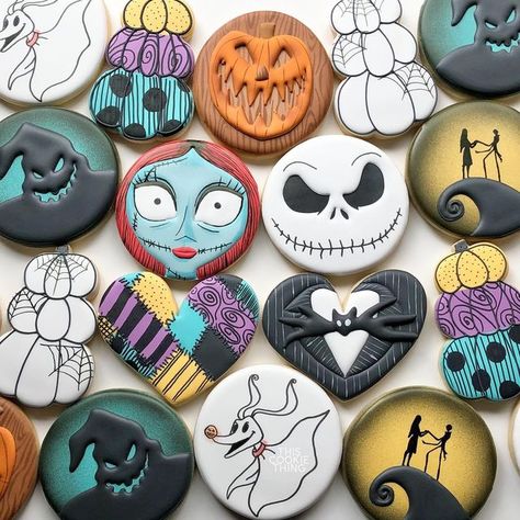 Cookie Bucket, Halloween Food Dinner, Hand Painted Cookies, Halloween Cookies Decorated, Royal Icing Transfers, Sugar Cookie Designs, Oogie Boogie, Pumpkin Cookies, Jack And Sally