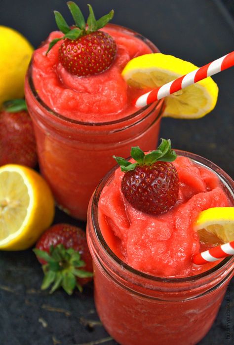 Strawberry Lemonade Vodka Slush   A refreshing summertime cocktail Slushy Alcohol Drinks, Insomnia Aesthetic, Party Punches, Vodka Slush, Frozen Drinks Alcohol, Strawberry Slush, Summertime Cocktail, Resep Smoothie, Jello Shot