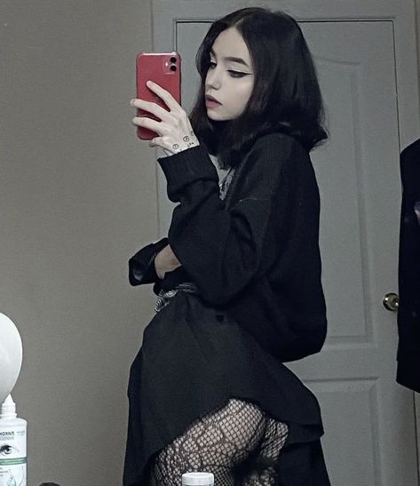 Dark Beauty Fashion, Egirl Style, Cute Goth, Goth Women, Style Dark, Alternative Girls, Edgy Outfits, Aesthetic Outfits, Aesthetic Girl