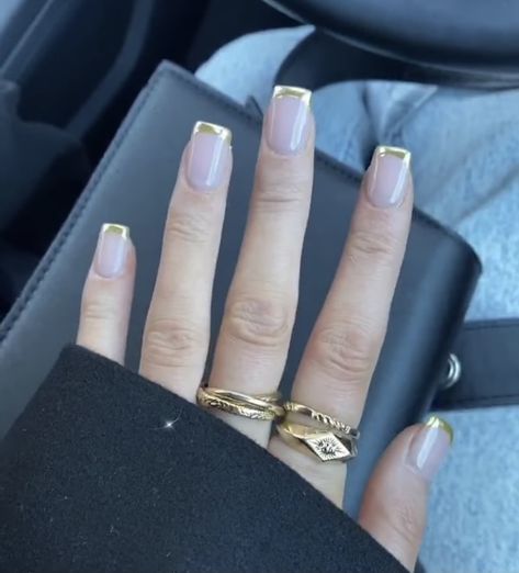 Gold French Tip Square, Gold Tip Nails, Round Square Nails, Gold French Tip, Gold Gel Nails, Prom Inspo, Square Nail Designs, White French Tip, Short Square Nails