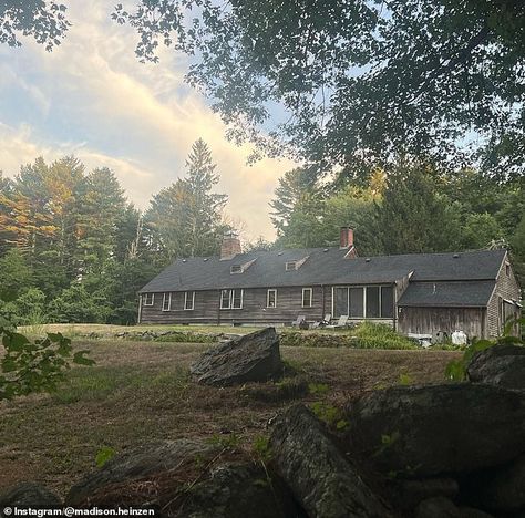 The 19th century haunted farmhouse that gave rise to The Conjuring is situated in Rhode Is... The Real Conjuring House, Conjuring House, The Conjuring Real Photos, Haunt The House Terrortown, Haunted Farmhouse, Haunted House Horror Movies, Halloween Core, Famous Haunted Houses, House On Haunted Hill 1999 Movie