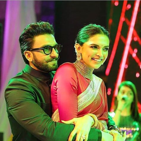 ❤️Jodi❤️ @deepikapadukone . . . . . . . . . . . . . #deepikapadukone #deepika #dp #ishaambani #ishaambaniwedding… Deepika Ranveer, Dipika Padukone, Deepika Padukone Style, Bollywood Couples, The Way He Looks, Ranveer Singh, Actors Images, Shah Rukh Khan, Hindi Movies