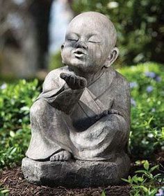 Les plus belles statues de jardin, Jardin - Plus que pro Small Buddha Statue, Image Zen, Baby Buddha, Buddha Garden, Little Buddha, Buddha Zen, Buddha Statues, Living Modern, Garden Statue