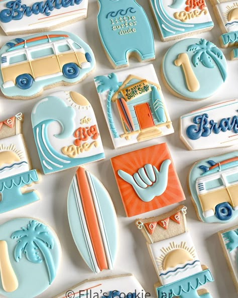 Dude! Braxten is catching his first wave! Love these colours and how they all came together. My fave has to be the Surf shack with the… | Instagram Surf Theme Party, Surf Cake, Surf Birthday Party, Surf Birthday, Beach Cookies, Surf Party, Beach Birthday Party, 1st Birthday Party Themes, 1st Birthday Themes