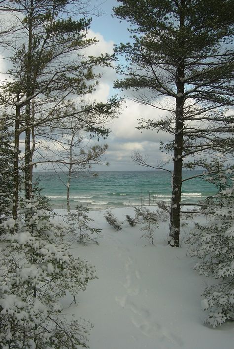 Lake Michigan at Northport, Michigan Kalamazoo Michigan Winter, Lake Superior Winter, Traverse City Michigan Winter, Lake Michigan Aesthetic, Michigan Lakes, Michigan Snow, Michigan Aesthetic, Northport Michigan, Michigan Landscape