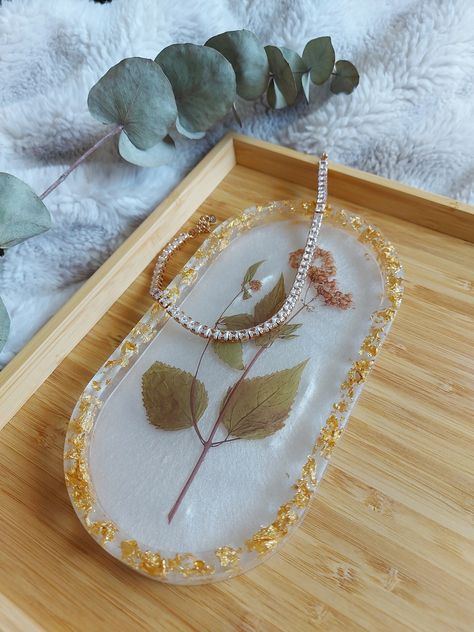 Resin Jewelry Tray, Present For Her, Oval Tray, Earring Holder, Presents For Her, Jewelry Christmas, Christmas Gift Jewelry, Jewelry Tray, Christmas Gift Idea