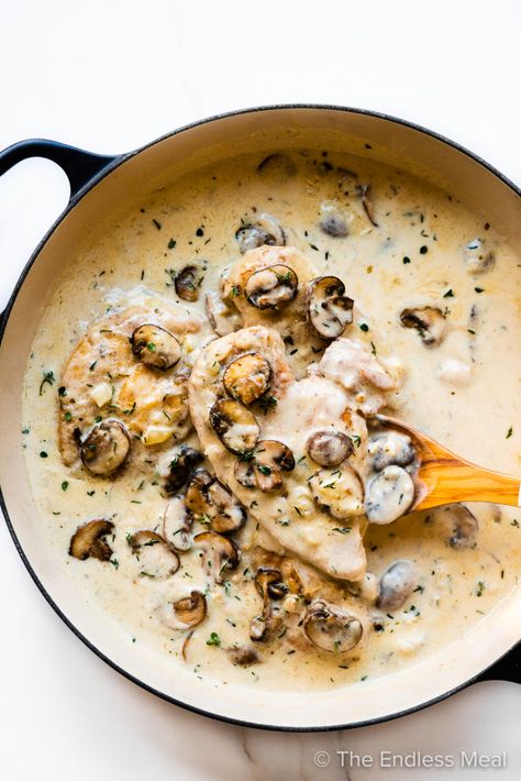 Champagne Chicken, Recipe With Mushrooms, Wine Cream Sauce, Champagne Recipe, Creamy Chicken Recipes, Chicken Dishes Easy, Chicken Recipies, Simple Chicken, Savory Dishes