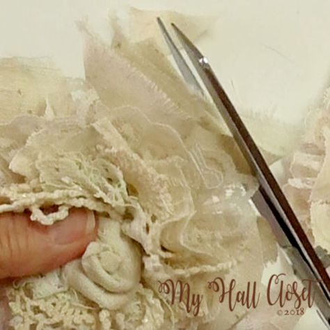 How to Make Shabby Flowers - Use Old Lace, Linens, and Buttons Shabby Fabric Flowers Diy, Lace Trim Projects Ideas, Linen Flowers Diy, Shabby Chic Flowers Diy, Shabby Chic Flowers How To Make, Shabby Flowers Diy How To Make, Lace Crafts Ideas Upcycling, Shabby Chic Sewing Projects, Fabric Flower Wreath Diy