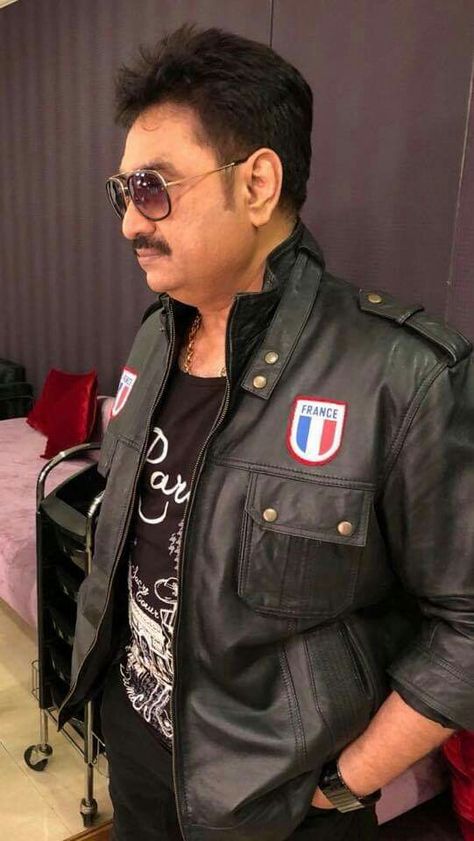 Kumar sanu. Kumar Sanu Photo, Kumar Sanu, Male Singers, Poetry For Kids, Download Cute Wallpapers, Composers, Download Free Images, Music Star, My Photo Gallery