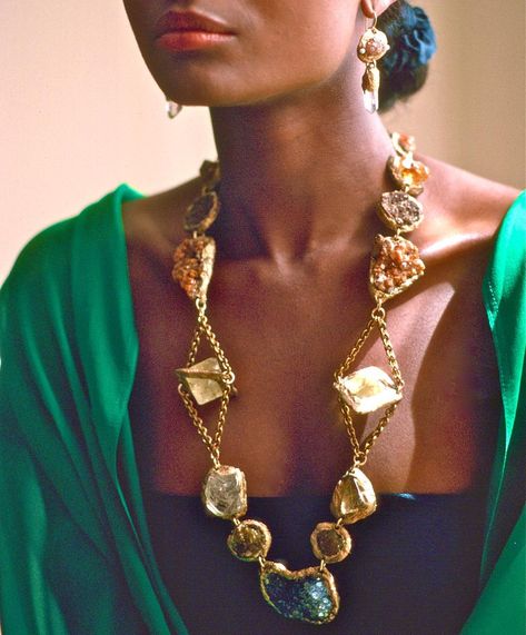 #paulettabrooks #paulettabrookswearableart  All the #green you ever need. #jewelry #jewelryartist #jewelryaddict #editorial #stylist Mineral Necklace, Inspiring Artists, Avant Garde Jewelry, Sculptural Jewelry, Multi Coloured Necklaces, Mineral Jewelry, Wearable Art Jewelry, Muse Art, Unusual Jewelry