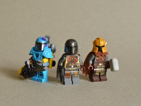 The Mandalorians | I upgraded the arms and cape on Mando and… | Flickr Lego Mandalorian Moc, Lego Mandalorian, Lego 3d, The Armorer, Heavy Infantry, Lego Jedi, Lego Pokemon, Easy Lego Creations, Lego Clones