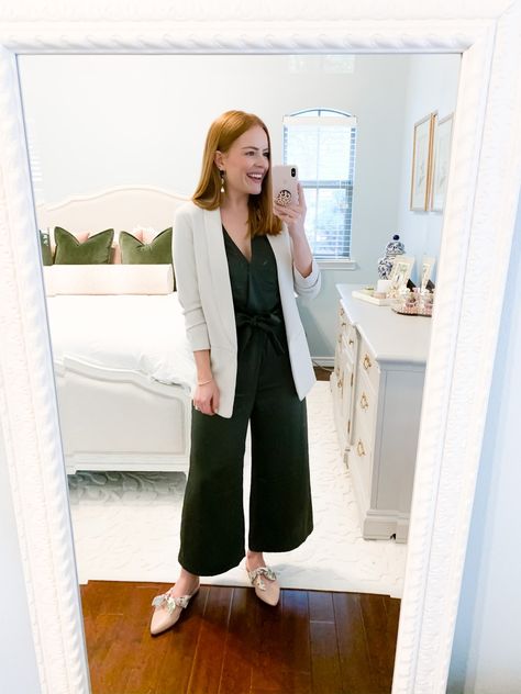 4 Ways To Wear A Jumpsuit What To Wear To The Symphony Outfit Classy, How To Dress Up A Jumpsuit, Jumpsuit With Cardigan, How To Style Jumpsuit, Outfit Graduacion, Create Capsule Wardrobe, Tailored Jumpsuit, Spring Work, Girls Dress Outfits