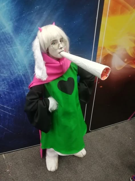 Undertale Cosplay, Cursed Image, Image Meme, Cursed Memes, Fox Games, Undertale Memes, Undertale Funny, Toby Fox, Undertale Art