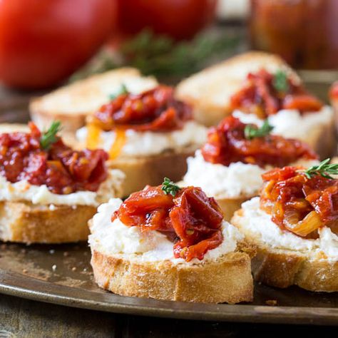 Tomato Jam Crostini with Whipped Feta YUM!! I want to make it with Sundried Tomatoes and Basil Balsamic Roasted Grape Tomatoes, Cheese Crostini, Grill Sandwich, Goat Cheese Crostini, Tomato Jam, Whipped Feta, Roasted Tomatoes, Yummy Appetizers, Appetizers For Party