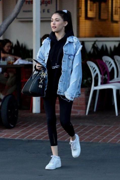 Edgy Outfits For Women, Air Force Outfit, Forces Outfit, Outfits With Air Force Ones, Air Force 1 Outfit, Madison Beer Outfits, Look Legging, Beer Outfit, Denim Jacket Outfit