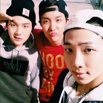 Hoseok Yoongi, Bts Predebut, Relationship Dynamics, Bts Group Photos, Soft Boy, Rap Lines, Low Quality, Bts Photo, Bts Wallpaper