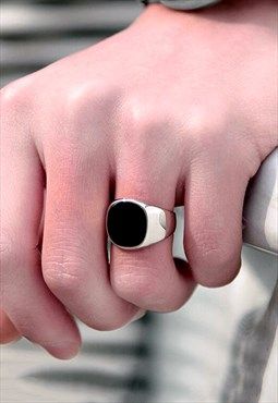 Ring Party Jewelry, Biker Look, Polished Man, Vintage Man, Biker Rings, Black Stones, Mens Engagement, Trendy Ring, Wedding Party Jewelry