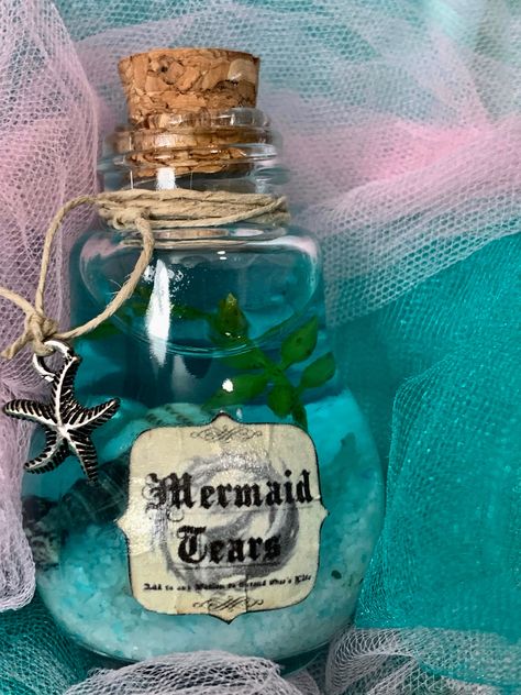 Mermaid Tears can calm the winds and tame the waves of the raging sea. Ide Halloween, Anting Manik, Halloween Potion Bottles, Halloween Bottles, Magic Bottles, Halloween Potions, Anniversaire Harry Potter, Mermaid Tears, Witchy Crafts