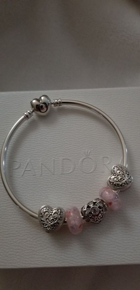 Pandora Bangle With Charms, Pandora Bangle Bracelet Ideas, Pandora Charm Bracelet Aesthetic, Pandora Heart Bracelet, Pandora Bangle Bracelet, Pandora Bangle, Heart Bangle Bracelet, Heart Clip, Bracelet Inspo