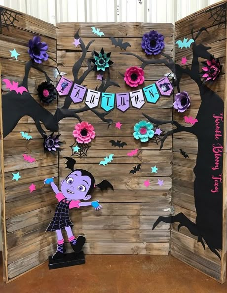 Fiesta temática Vampirina Party Themes Ideas, Themes Ideas, Fun Party Themes, Minecraft Birthday, Monster Birthday, 2 Birthday, Birthday Halloween Party, 6th Birthday Parties, Ideas Halloween