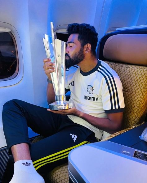 Mohammad Siraj, Mohammed Siraj, Virat Anushka, Indian Team, Cricket Lover, Virat Kohli Instagram, Victory Parade, India Cricket Team, Indian Cricket Team