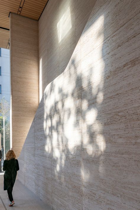 Gallery of Apple Bagdat Caddesi / Foster + Partners - 5 Travertine Architecture, Concrete Effect Paint, Building Wall, Rainwater Harvesting System, Glazed Walls, Foster Partners, Travertine Stone, White River, Tree Line