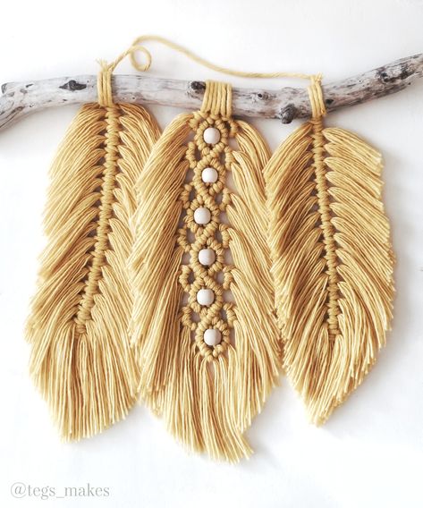 Wall Macrame Hanging, Spacious House, Macrame Feathers, Interior Design Bohemian, Caravan Interior, Feather Wall, Bohemian Handmade, Bohemian Accessories, Boho Wall Hanging