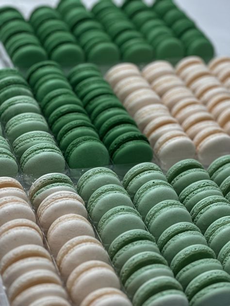 Beige and green macaron shells Pink And Green Macarons, Green Macaroons, Macarons Design, Green Macarons, Quinceañera Ideas, Bridal Expo, Shower Lighting, Beige And Green, Plan My Wedding