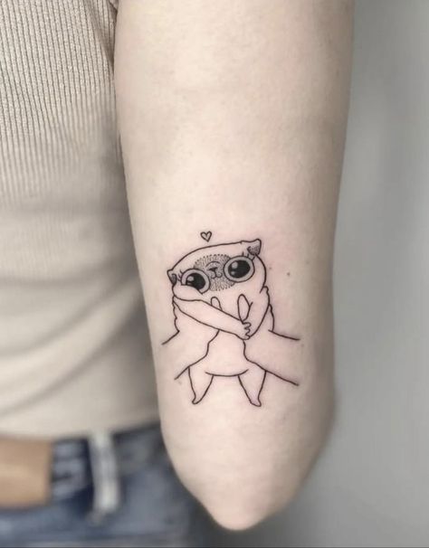 Mini Pug Tattoo, Dog Groomer Tattoo, Mum Tattoos, Black And White Pug, Mum Tattoo, Pug Tattoo, Cat Tatto, Chakra Tattoo, Petit Tattoo