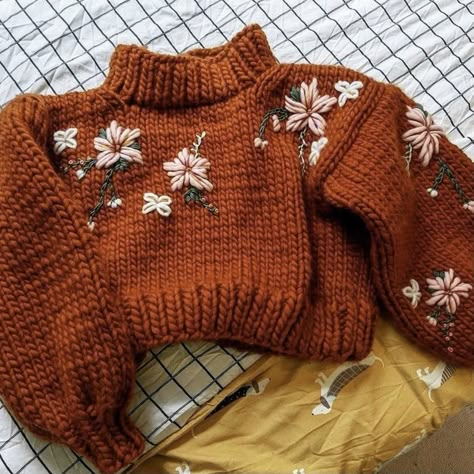 Embroidery On Cardigan, Chunky Sweater Embroidery, Embroidery On Crochet, Cardigan Embroidery, Diy Crochet Sweater, Sweater Embroidery, Crochet Sweater Design, Sweater Patterns, Embroidery Sweater