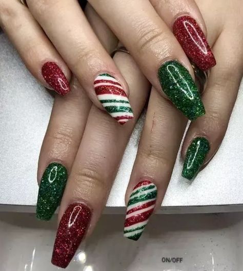 Candy Cane Nails, Christmas Gel, Red Christmas Nails, Holiday Nail Designs, Cute Christmas Nails, Christmas Gel Nails, Christmas Nails Easy, Christmas Nail Art Designs, Holiday Nail