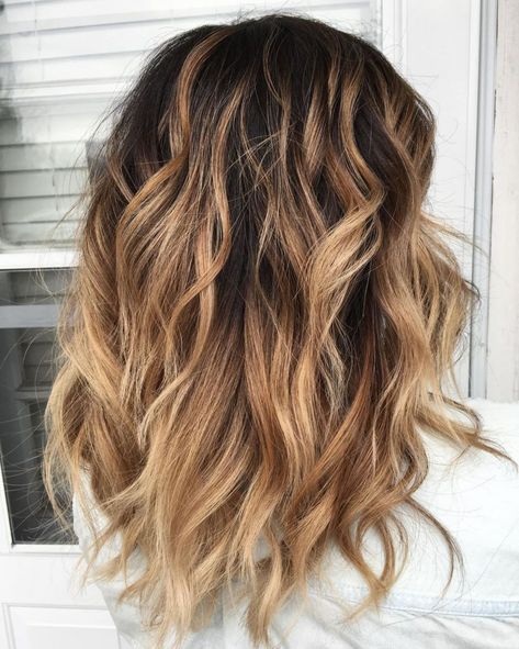 60 Most Magnetizing Hairstyles for Thick Wavy Hair Wavy Bronde, Balayage Hairstyle, Wavy Hairstyles Medium, Bronde Balayage, Thick Wavy Hair, Mid Length Hair With Layers, Thick Curly Hair, Tousled Waves, Medium Curly Hair Styles