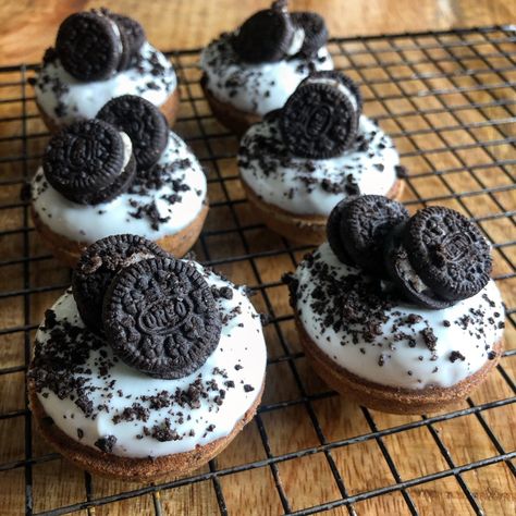 Cookies Cream, Get Rid Of Acne, Rid Of Acne, Homemade Donuts, Delicious Donuts, Mini Donuts, Cake Donuts, Fun Baking Recipes, Cute Desserts