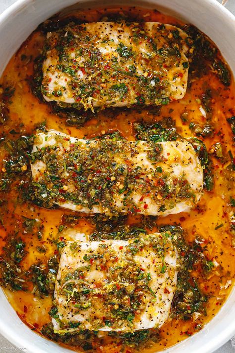 Easy Baked Cod Recipe - #baked #cod #fish #recipe #eatwell101 - This baked cod recipe is a great dinner idea for those busy weeknights. Cod fillets are ready in 20 minutes or less! - #recipe by #eatwell101® Easy Baked Halibut Recipes, Sole Fish Recipes Baked, Cod Marinade Recipes, Best Cod Fish Recipes, Sole Fish Recipes, Baked Fish Dinner, Braised Cod, Lingcod Recipe, Cod Loin Recipes