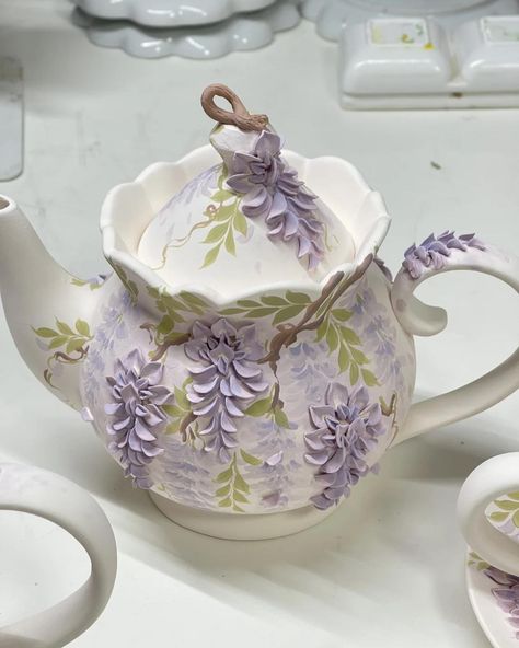 Do you know the name of the flower 🎀#fairycup #tea #teatime #teacup #teapot #teaset #teasets #teapots #teacups #makelifearide #fyp #fypシ #fypage #foryoupage #foryou Butterfly Teapot, Alice In Wonderland Teapot, Flower Teapot, Teapot Design, Ceramic Tea Set, Ceramics Ideas, Teapots And Cups, 3d Flowers, School Art