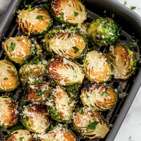 14 Must-Try Air Fryer Vegetable Side Dishes! - Slimming Violet - Recipes & Cooking Advice Air Fry Veggies, Air Fryer Roasted Vegetables, Air Fryer Vegetable, Air Fryer Vegetables, Violet Recipes, Air Fryer Recipes Snacks, Air Fry Recipes, Colombian Food, Cooking Advice