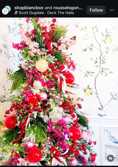 Holly Berry Christmas Tree, Orange And Cranberry Christmas Decor, Red Green Blue Pink Christmas Tree, Pink Red And Green Christmas Decor, Red Green Pink Christmas, Pink Green Red Christmas, Future Christmas, Thoughtful Christmas Presents, Chinoiserie Christmas