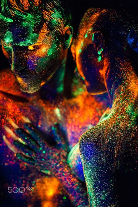 Uv Photography, Neon Photoshoot, Twin Flame Art, Glow Paint, Flame Art, Neon Painting, Romance Art, Fantasy Paintings, Neon Art