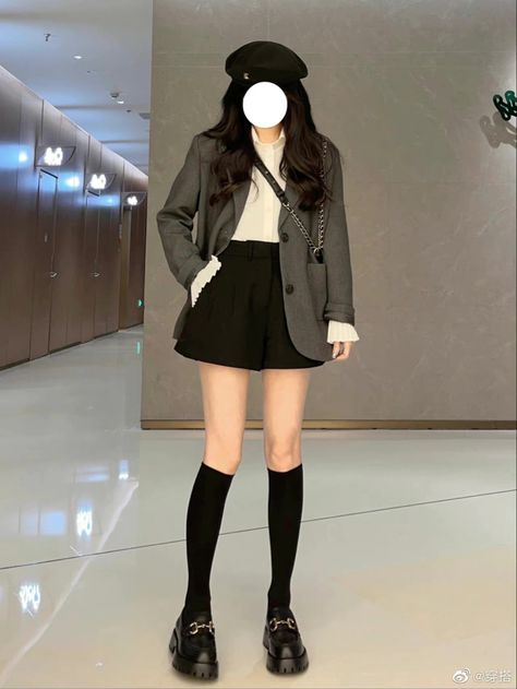 Winter Outfits Korean Skirt, Autumn Ootd Korean, Korea April Outfit, Semi Formal Korean Outfit, Hongkong Winter Outfit, Tokyo Autumn Outfit, Tokyo Spring Outfit, Loafers Winter Outfit, Korean Blazer Outfit