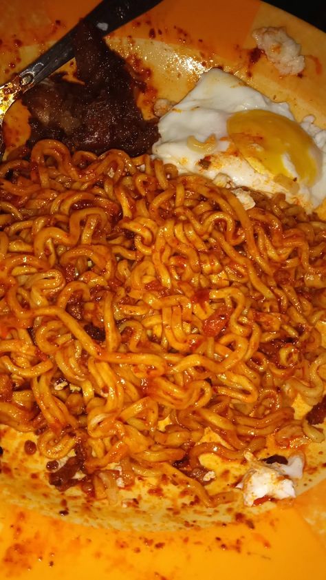 Mie Pedas Aesthetic, Mie Aesthetic, Makanan Aesthetic, Spicy Food, Simple Phone Wallpapers, Food Board, Food Recepie, Snap Food, Spicy Recipes