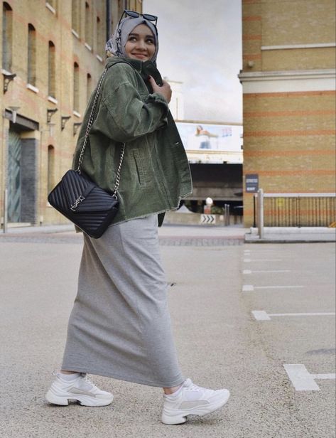 Alexandra Golovkova, Too Long, The Clouds, Maxi Skirt, Pencil Skirt, Midi Skirt, Pencil, Instagram Photo, Skirt