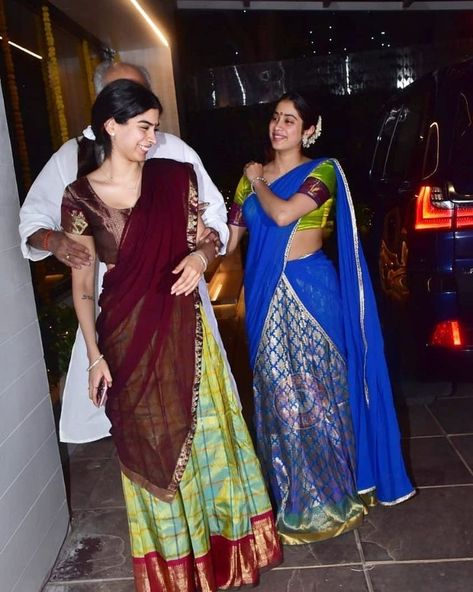 Jhanvi Kapoor Lehenga, Kasavu Half Saree, Kushi Kapoor, Simple Indian Outfits, South Indian Saree, Desinger Dresses, Khushi Kapoor, Onam Outfits, Kerala Saree Blouse Designs