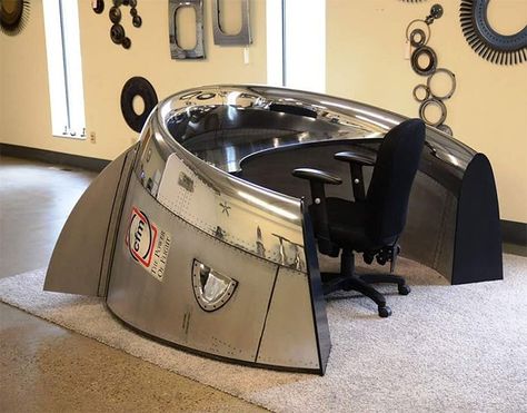 Custom Desk Made From A Cfm56 Cowling From A Dc8 Aviator Furniture, Engine Coffee Table, Aviation Furniture, Aviation Decor, Airplane Decor, Army Images, Aircraft Parts, Vintage Planes, Vintage Industrial Furniture